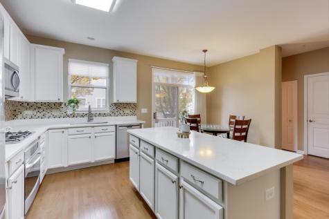 934 Tuscany Drive Streamwood IL 60107