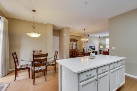 934 Tuscany Drive Streamwood IL 60107