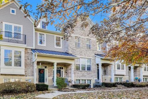 934 Tuscany Drive Streamwood IL 60107