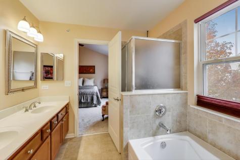 934 Tuscany Drive Streamwood IL 60107