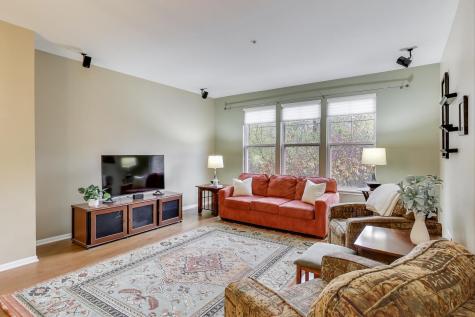 934 Tuscany Drive Streamwood IL 60107