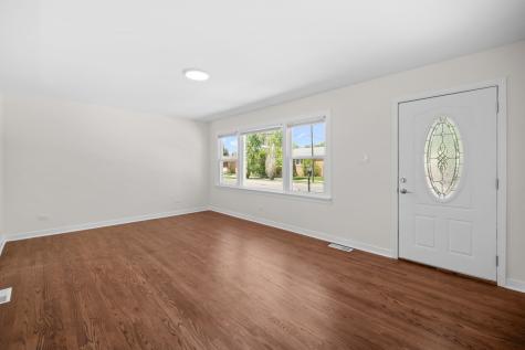 6207 West Eastwood Avenue Chicago IL 60630