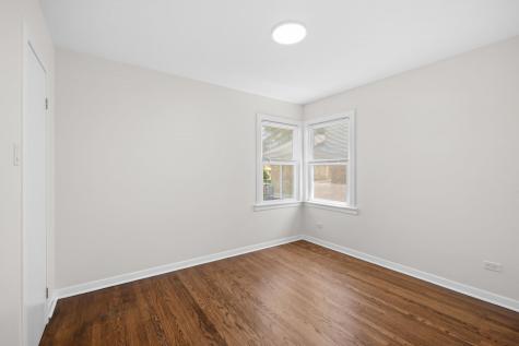 6207 West Eastwood Avenue Chicago IL 60630