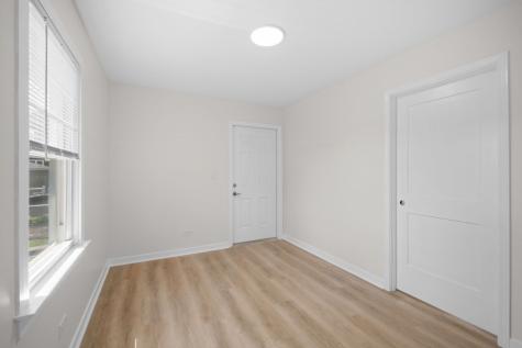 6207 West Eastwood Avenue Chicago IL 60630