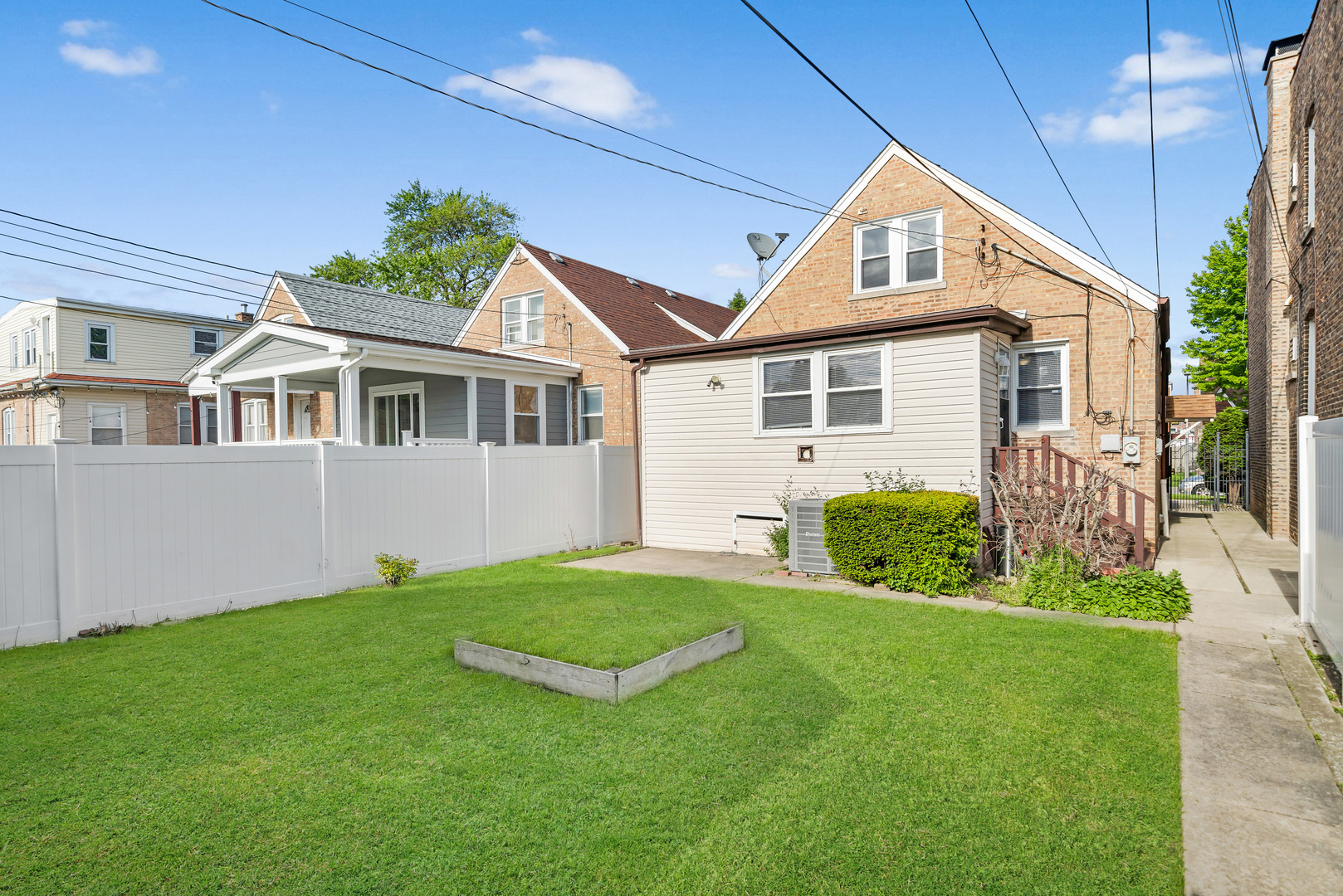 6422 South Komensky Avenue Chicago IL 60629