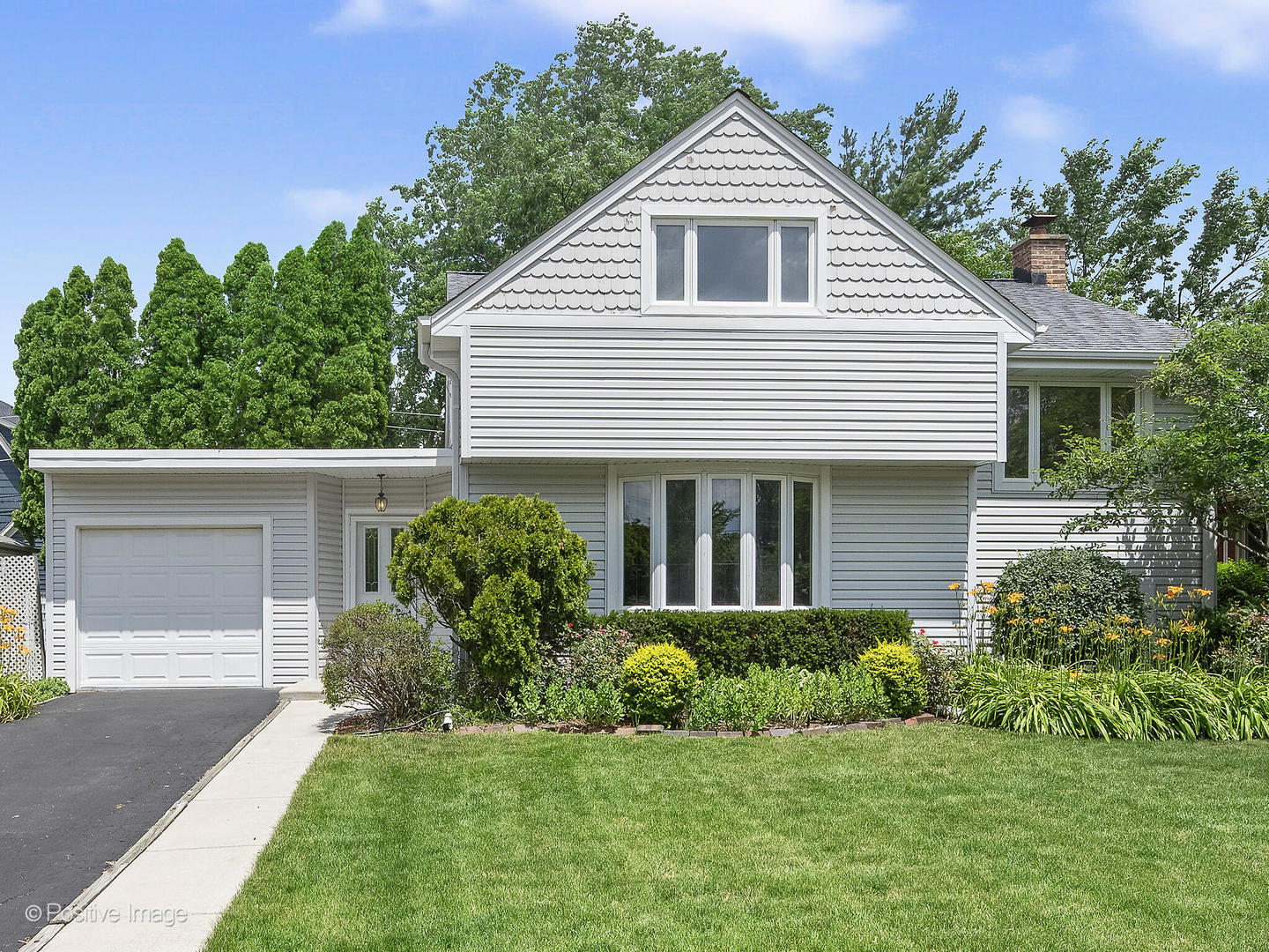 118 Burlington Avenue Clarendon Hills IL 60514