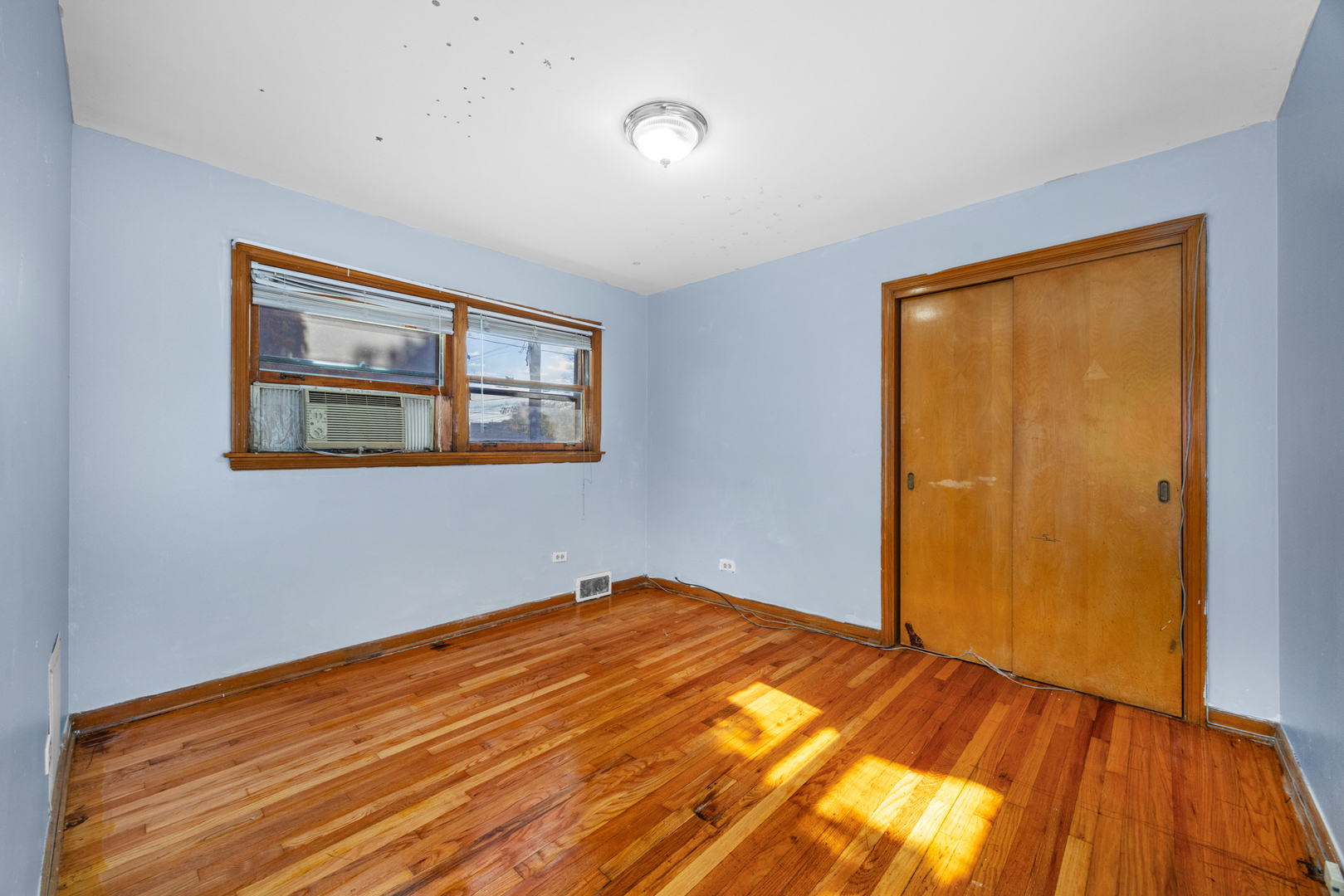 9000 South Cornell Avenue Chicago IL 60617