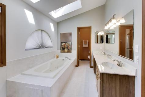 524 Edinburgh Lane West Dundee IL 60118
