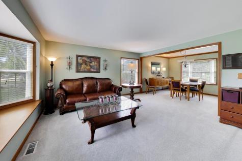 524 Edinburgh Lane West Dundee IL 60118