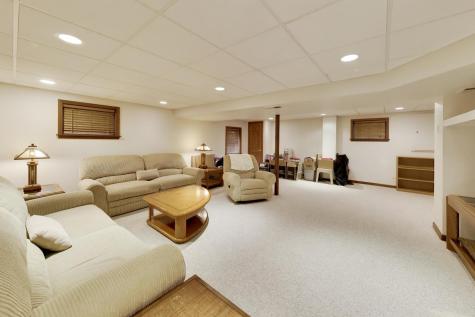 524 Edinburgh Lane West Dundee IL 60118