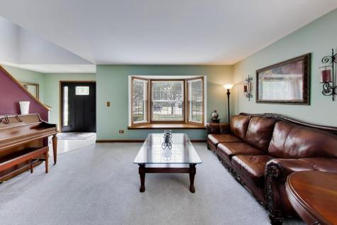 524 Edinburgh Lane West Dundee IL 60118