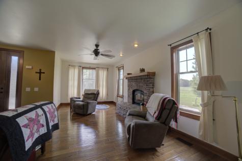 1897 North 2500 East Road Watseka IL 60970
