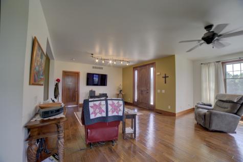 1897 North 2500 East Road Watseka IL 60970