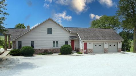 1897 North 2500 East Road Watseka IL 60970