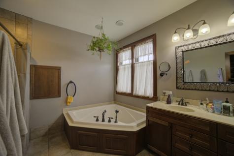 1897 North 2500 East Road Watseka IL 60970