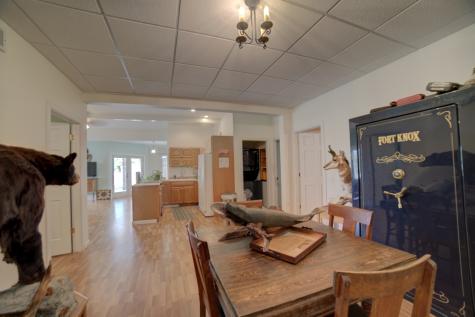 1897 North 2500 East Road Watseka IL 60970