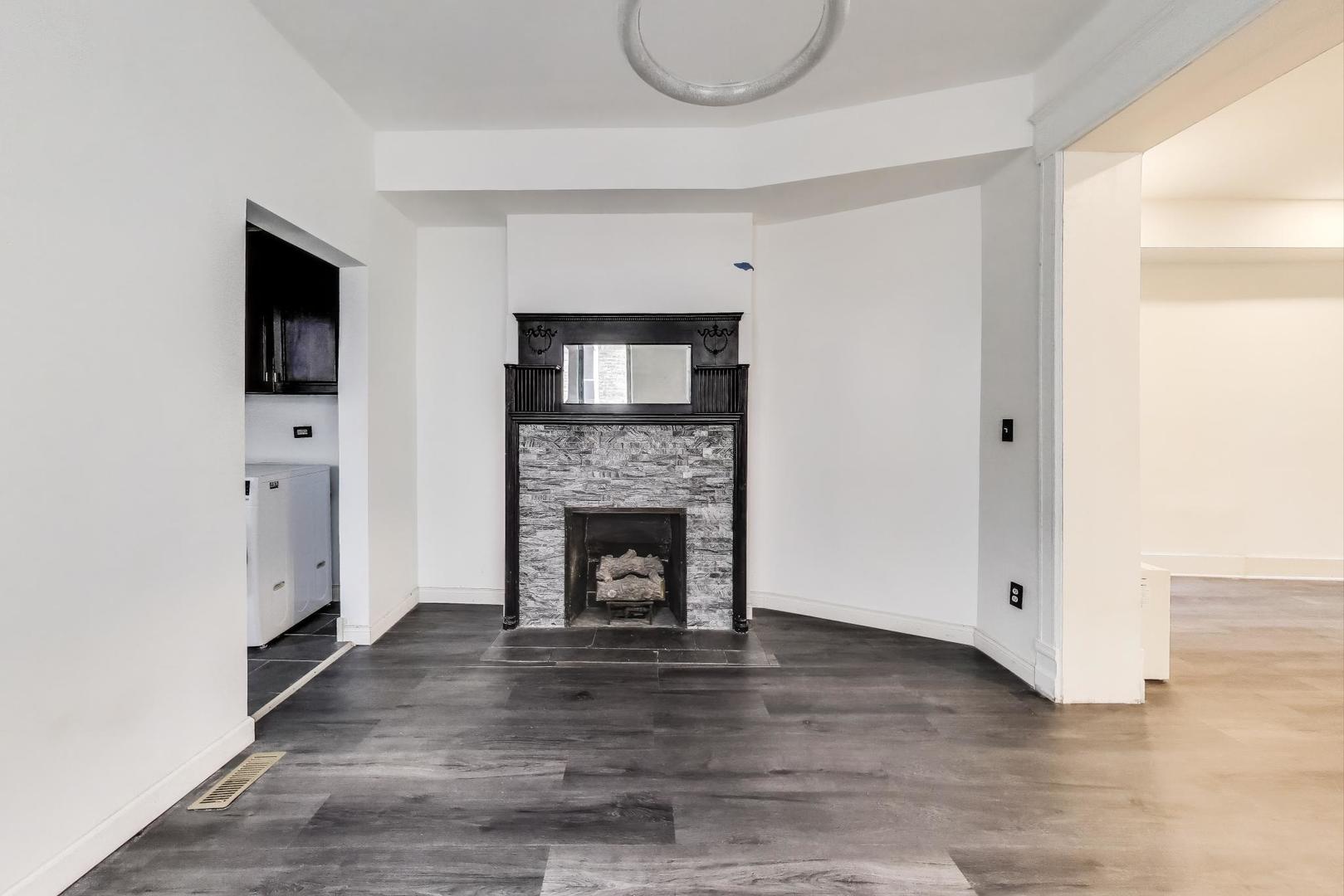 928 East 46th Street Chicago IL 60653