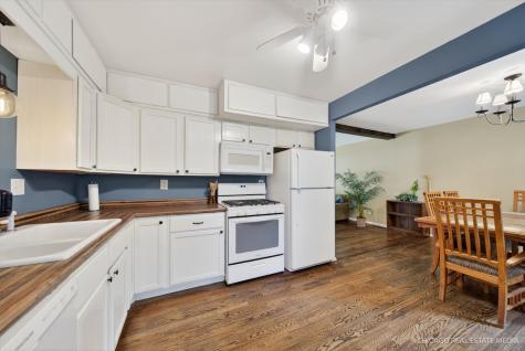 101 West Melody Lane Woodstock IL 60098