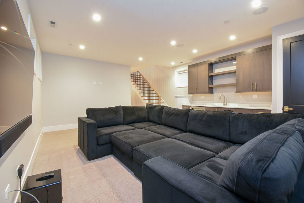 3644 North Bosworth Avenue Chicago IL 60613