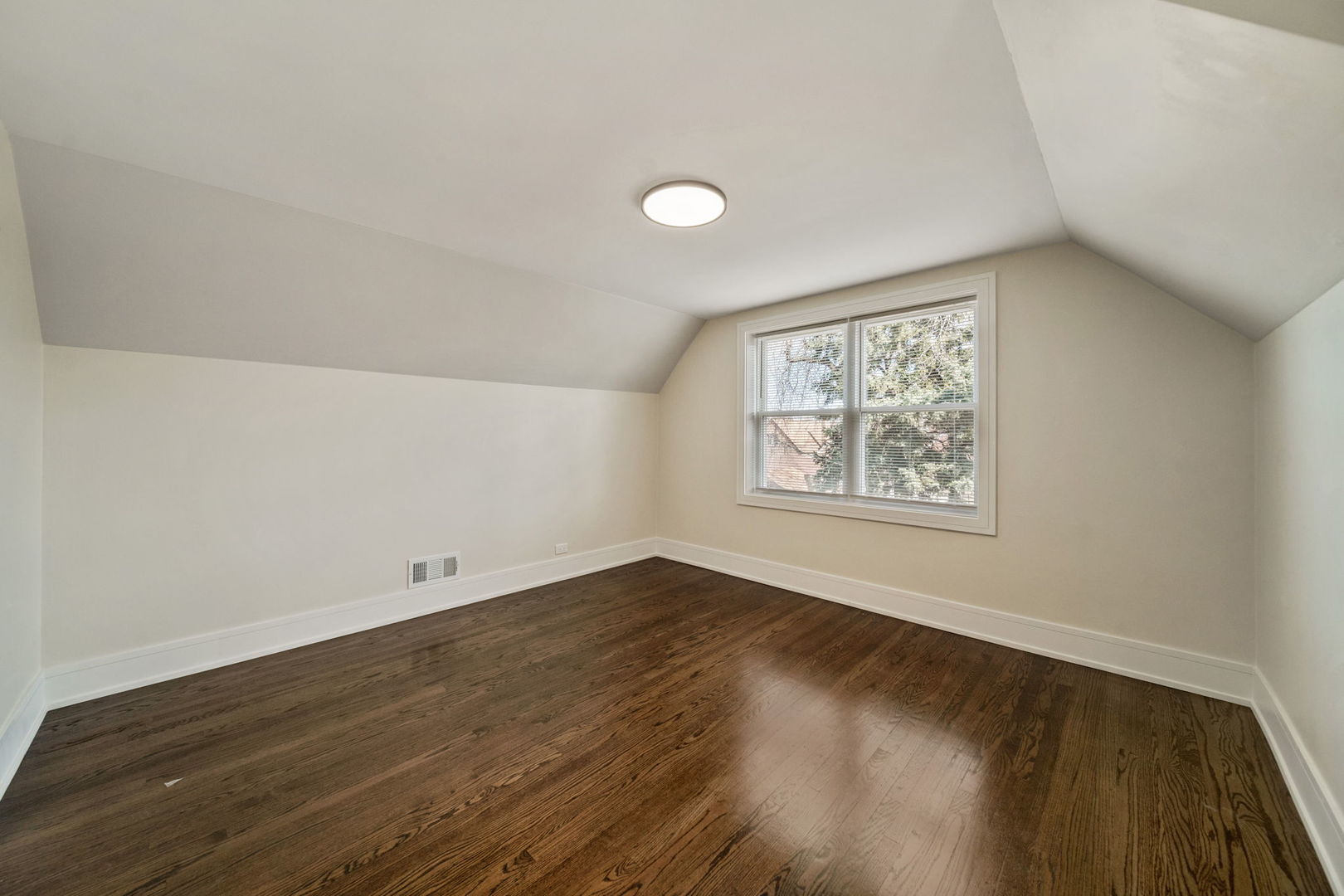 10235 South Rhodes Avenue Chicago IL 60628