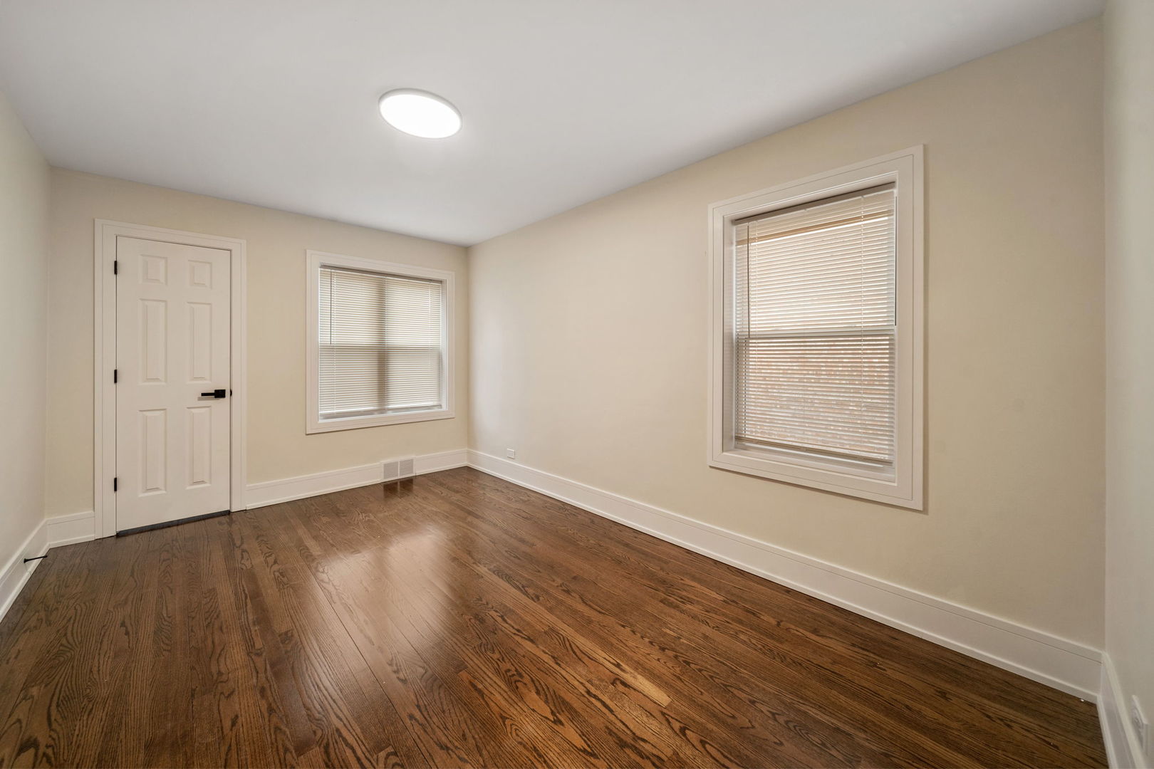 10235 South Rhodes Avenue Chicago IL 60628