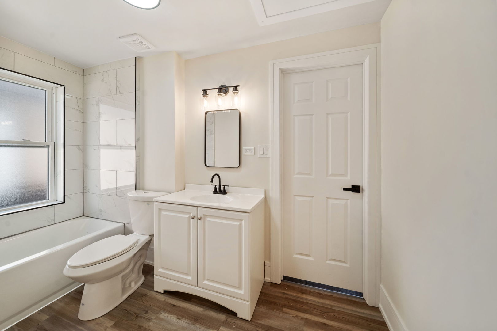 10235 South Rhodes Avenue Chicago IL 60628