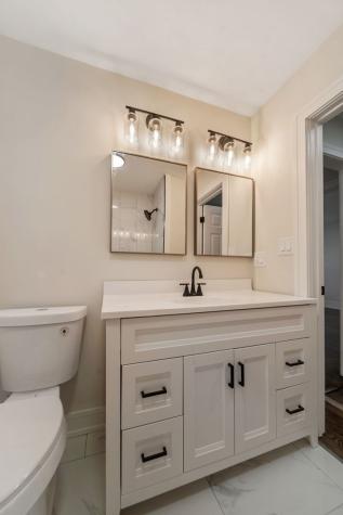 10235 South Rhodes Avenue Chicago IL 60628