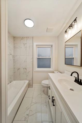10235 South Rhodes Avenue Chicago IL 60628