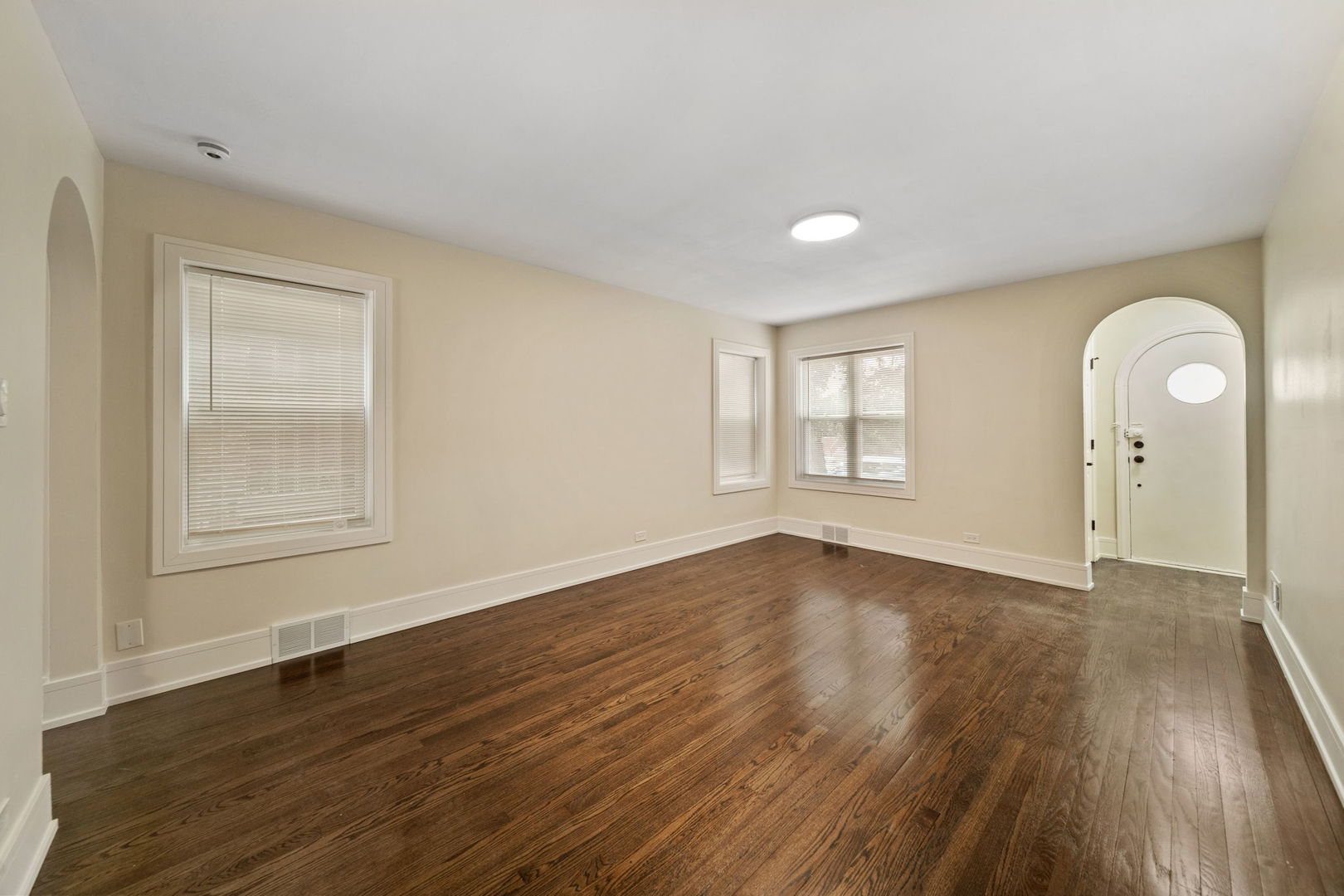 10235 South Rhodes Avenue Chicago IL 60628