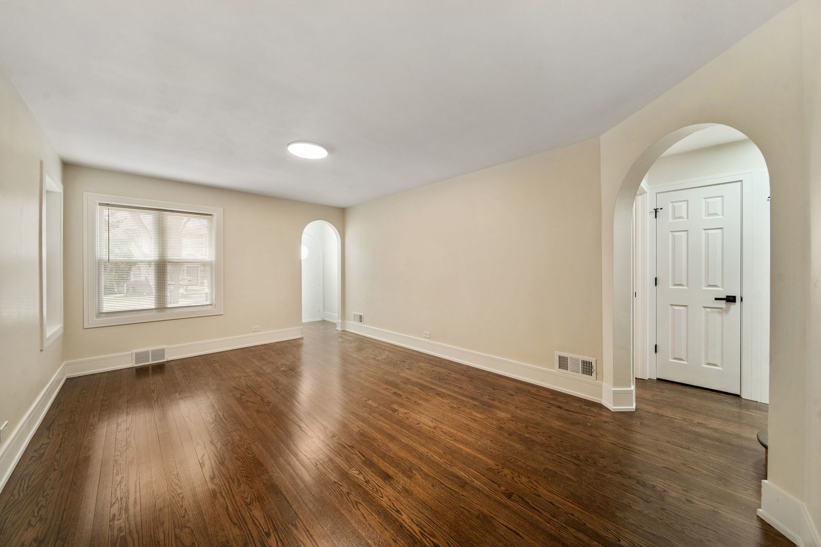 10235 South Rhodes Avenue Chicago IL 60628