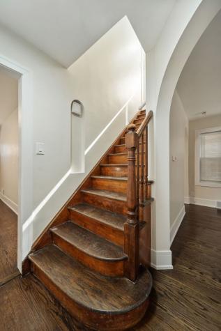 10235 South Rhodes Avenue Chicago IL 60628