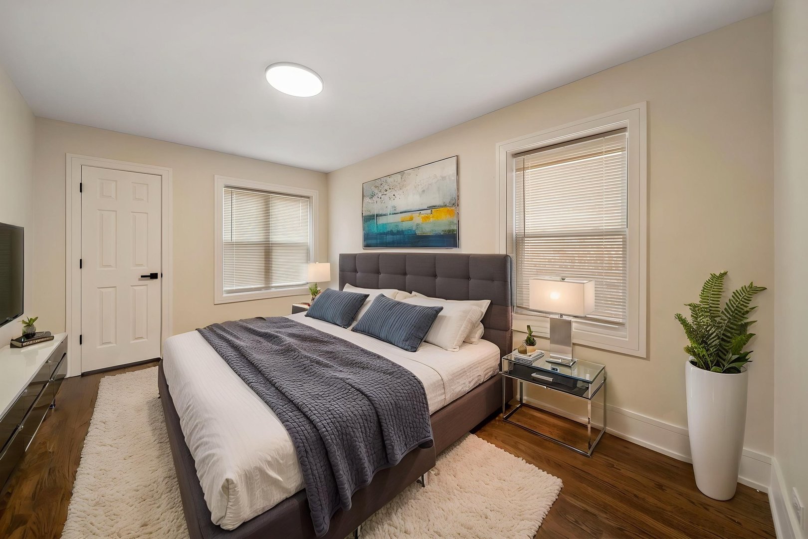 10235 South Rhodes Avenue Chicago IL 60628