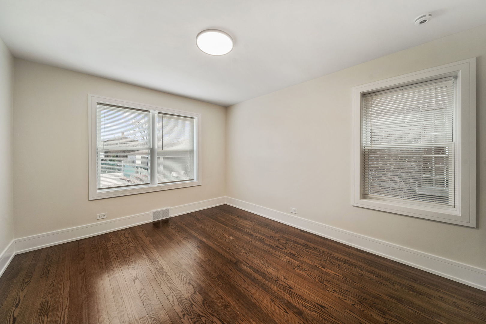 10235 South Rhodes Avenue Chicago IL 60628