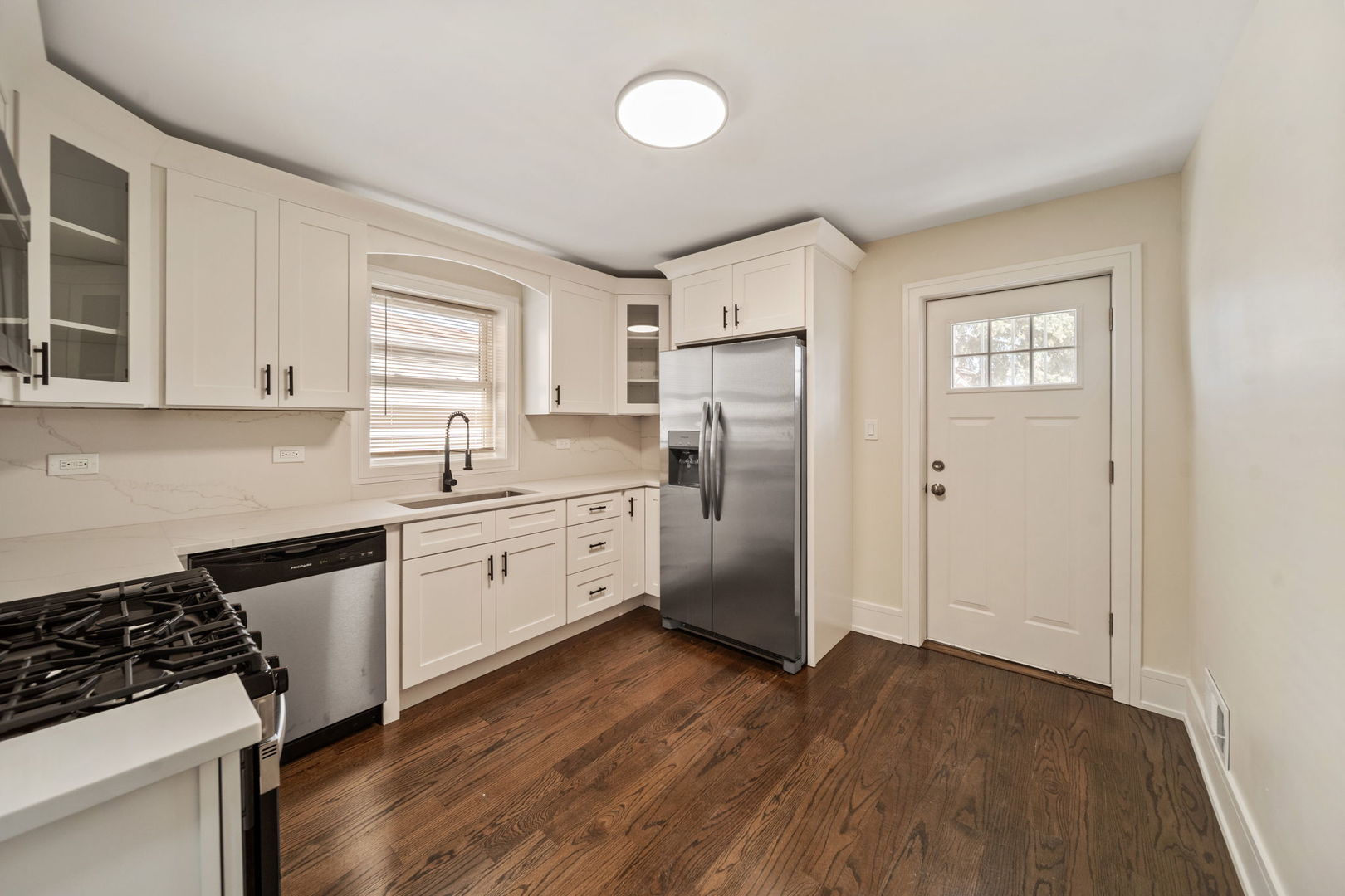 10235 South Rhodes Avenue Chicago IL 60628