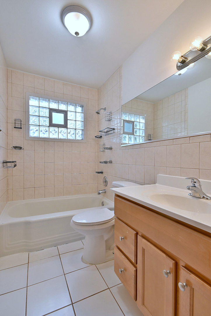 396 East Park Avenue Elmhurst IL 60126