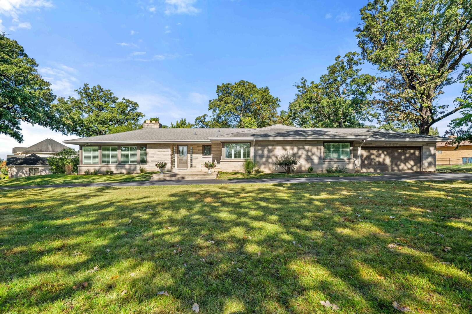200 North Forest Court Addison IL 60101