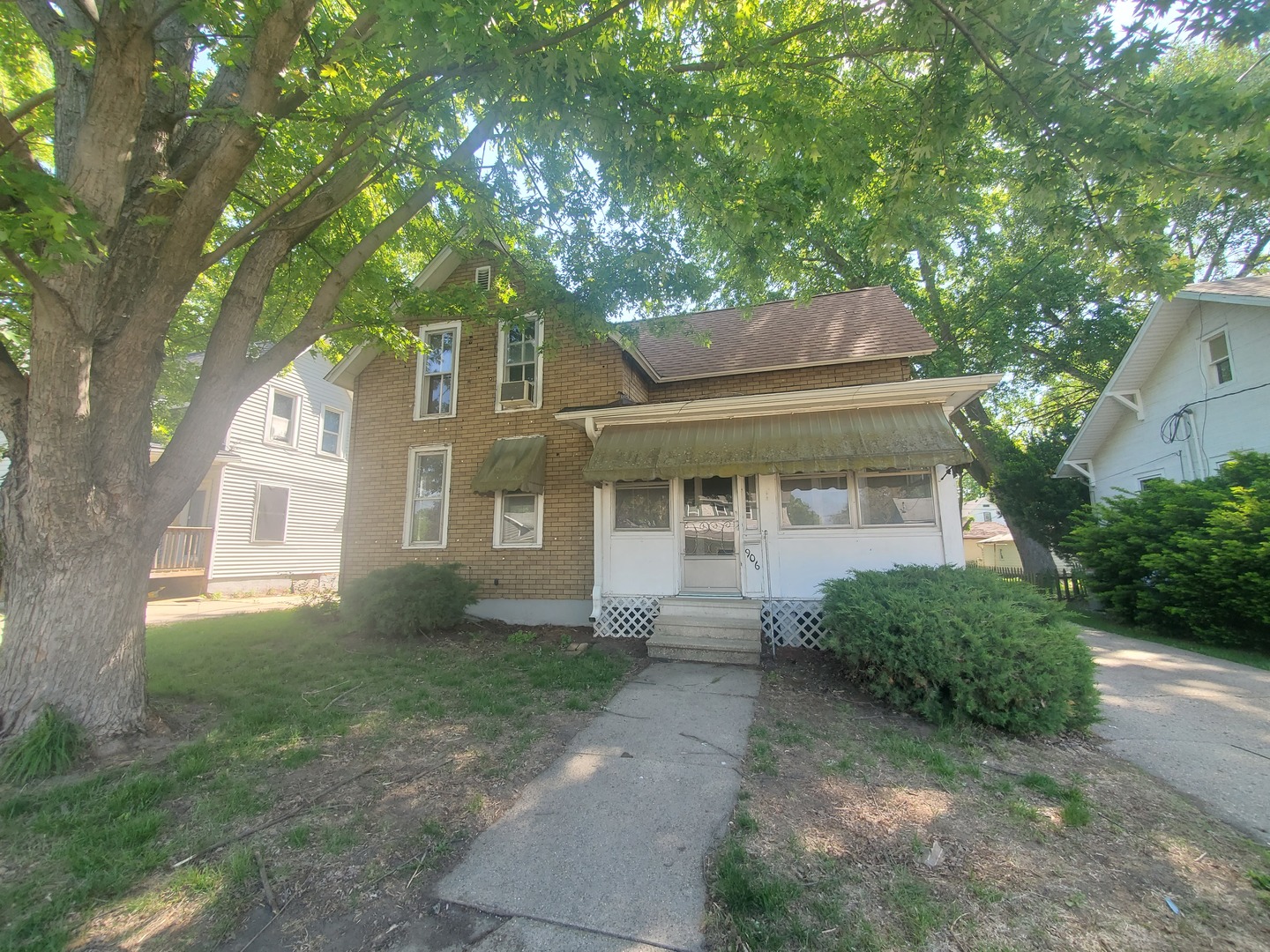 906 3RD Avenue Sterling IL 61081