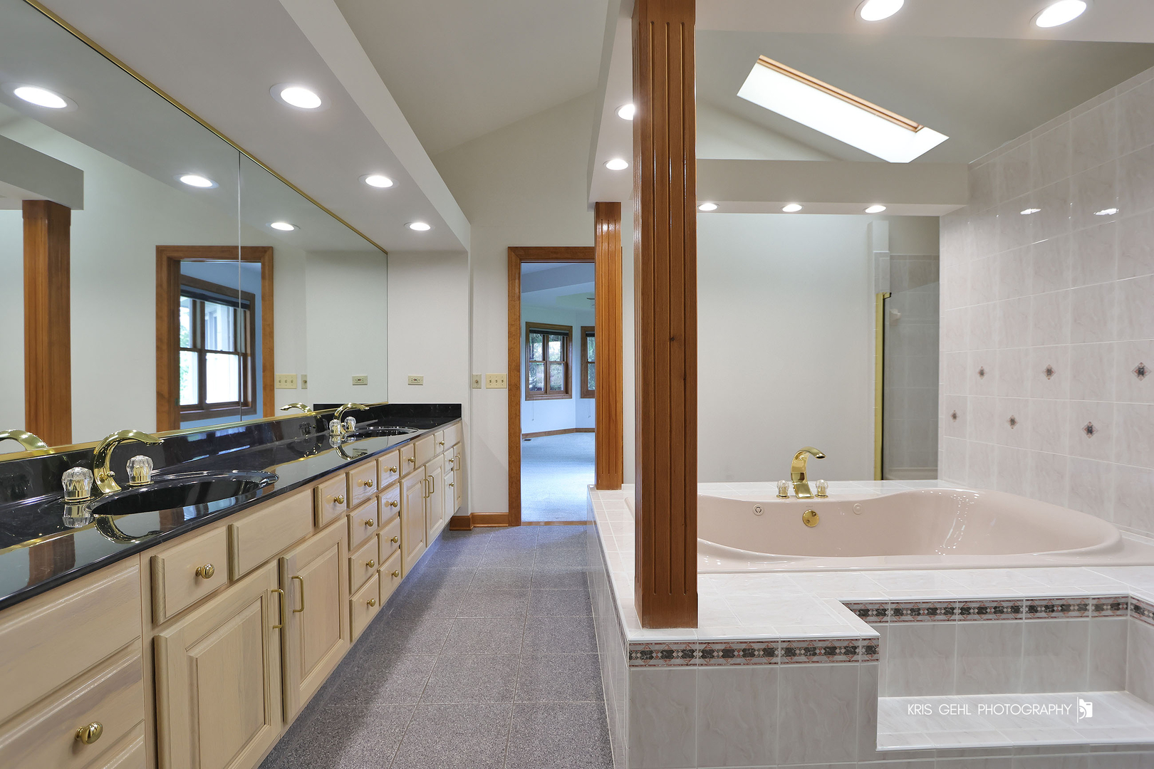 1127 Courtland Place Aurora IL 60502