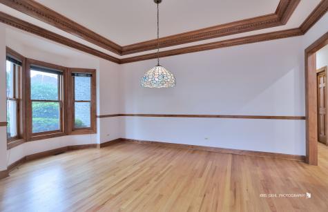 1127 Courtland Place Aurora IL 60502
