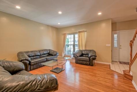 1094 Vista Drive Gurnee IL 60031