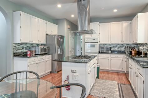 1094 Vista Drive Gurnee IL 60031