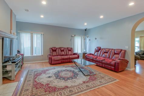 1094 Vista Drive Gurnee IL 60031