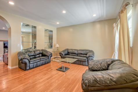 1094 Vista Drive Gurnee IL 60031
