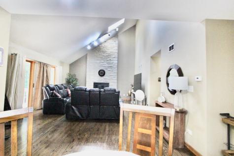 6 Allegheny Court Bolingbrook IL 60440
