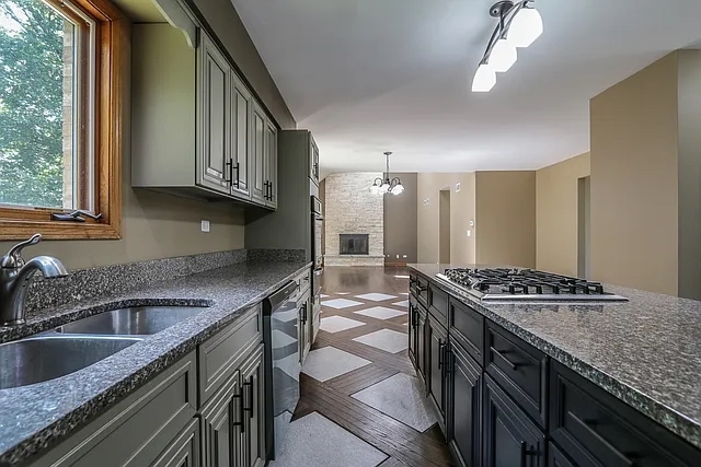 6 Allegheny Court Bolingbrook IL 60440