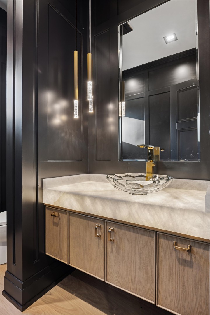 147 North Myrtle Avenue Elmhurst IL 60126