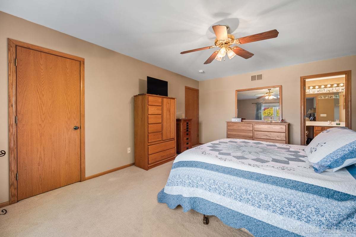 2523 Briarwood Court Aurora IL 60506