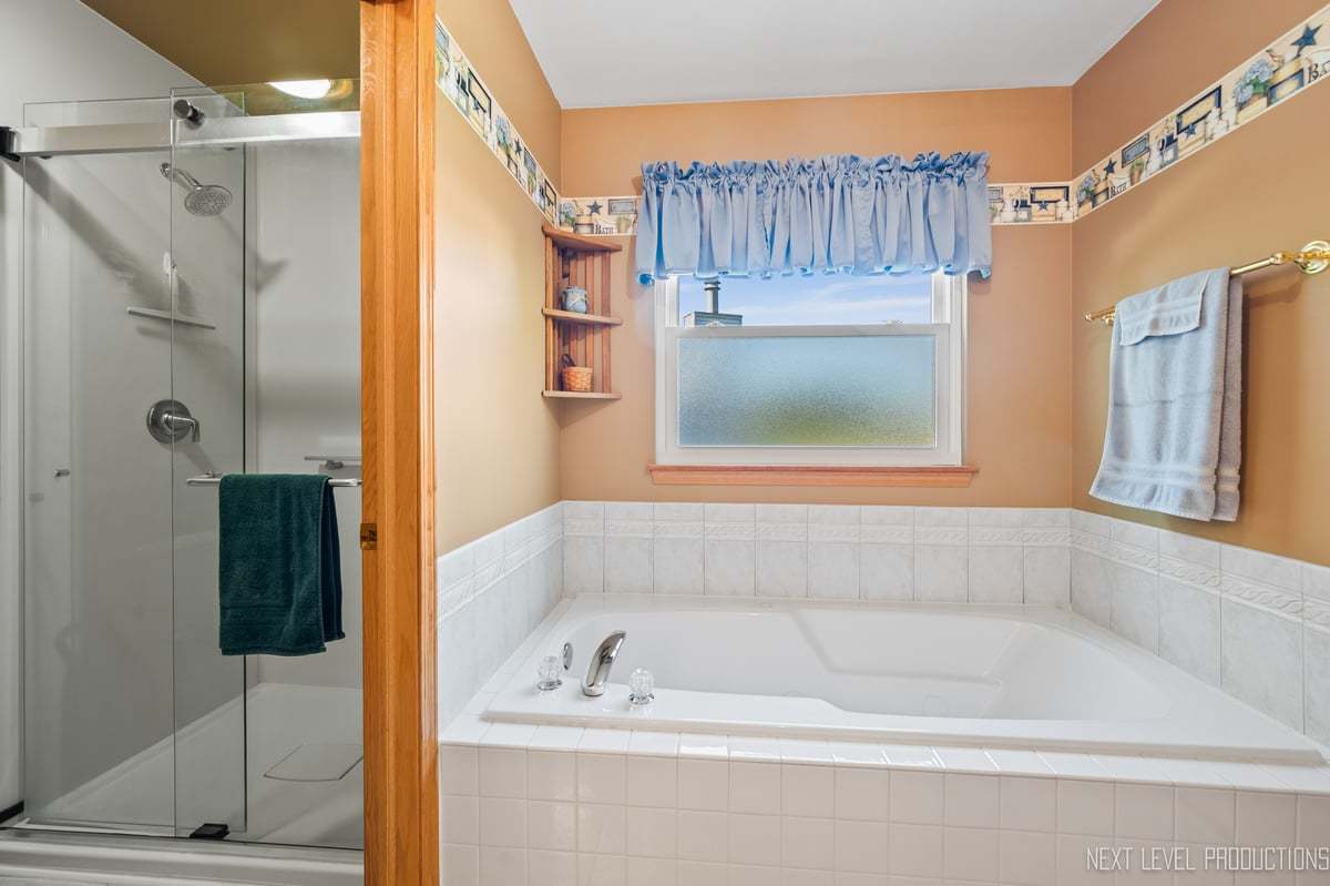 2523 Briarwood Court Aurora IL 60506