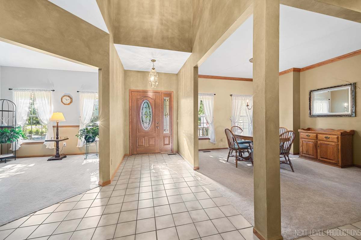 2523 Briarwood Court Aurora IL 60506