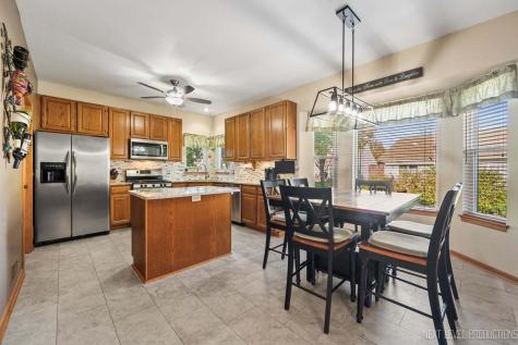 2523 Briarwood Court Aurora IL 60506